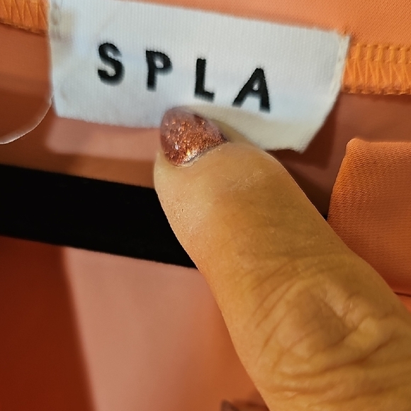 Elegant Peach Women's Blouse - Picture 2 of 8